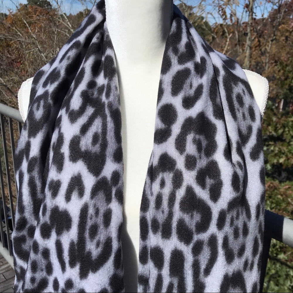 Only 1 Left! Cashmere Blend Leopard Scarf Wrap - Picture 7 of 8